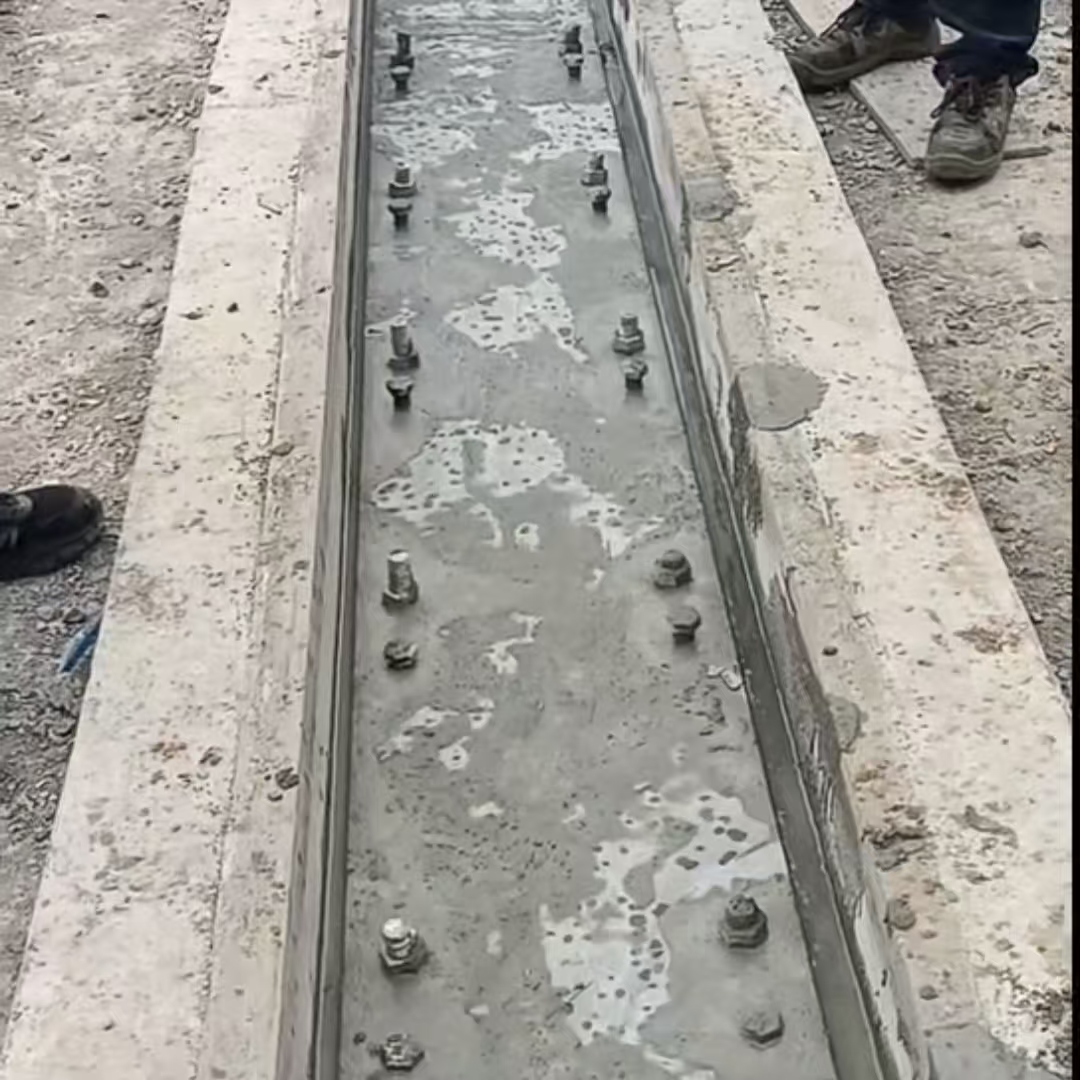 象州港口码头起重机龙门吊重型机械设备稳固用早强快凝轨道胶泥